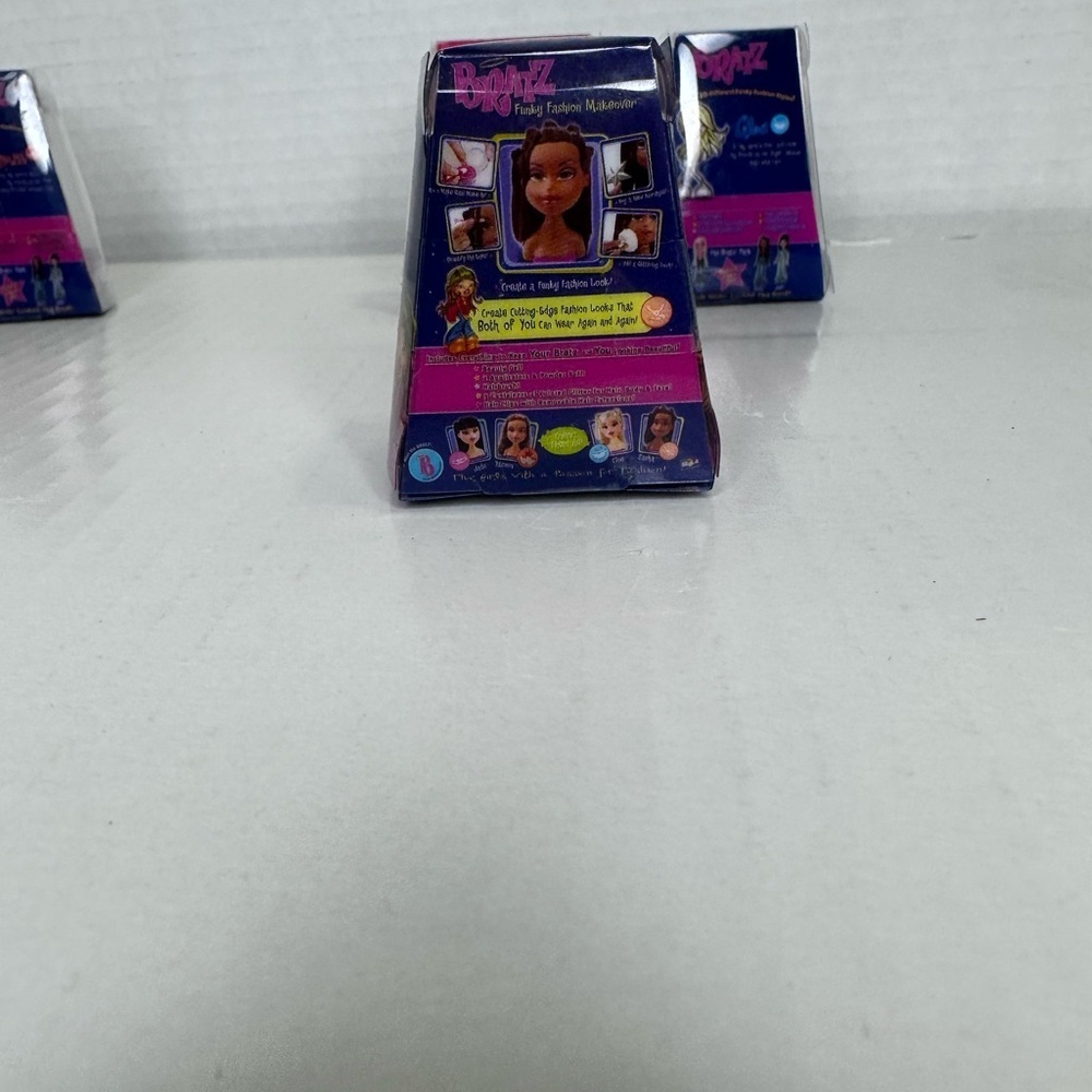 Bratz Mini Dolls  Lot of 4 all sealed mixes series all in great condition - Picture 6 of 10